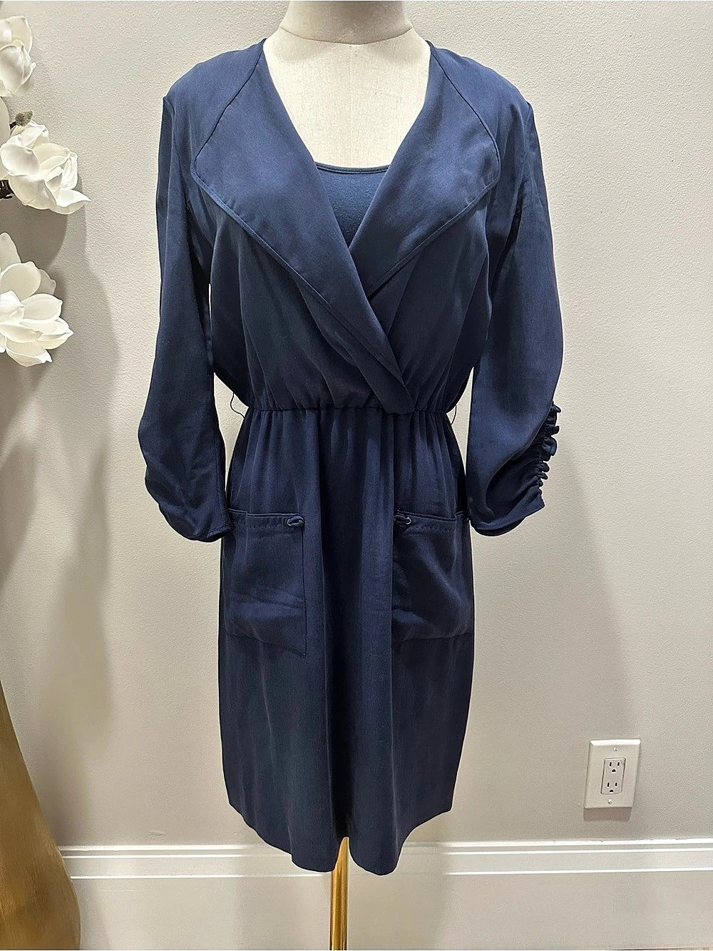 Elie Tahari Ruched Sleeve Mini Dress in Blue Size 4 Like New